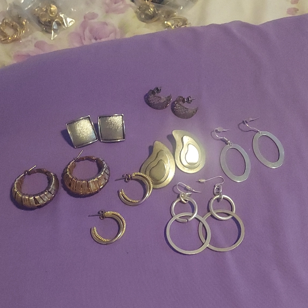 6/$10 7 Pc. For $6 Elegant Set Of  Gold and Silver Earring Set